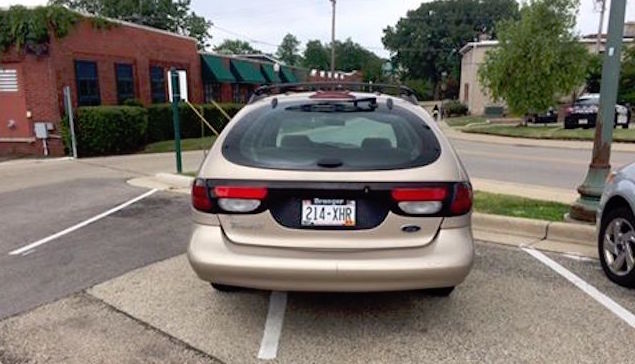 Parking Hog Lake Geneva