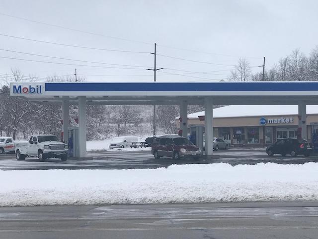 Mobil Station Lake Geneva