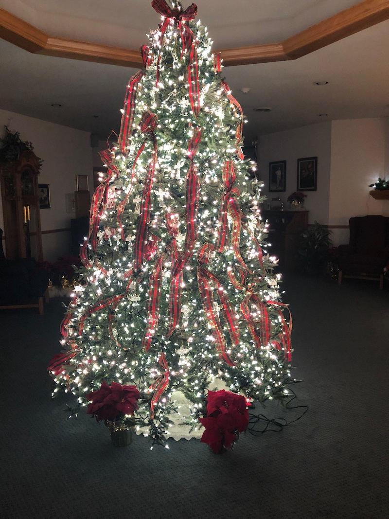 Angel Tree, Derrick Funeral Home, Lake Geneva