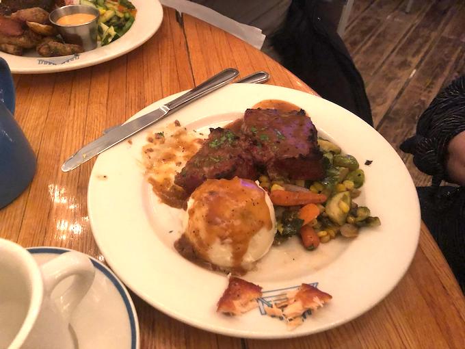 Meat loaf at Pier 209, Lake Geneva