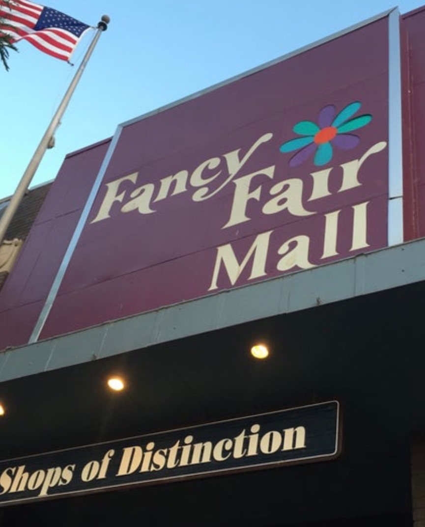 Fancy Fair Mall, Lake Geneva