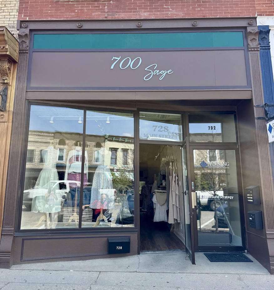 700 Sage Lake Geneva