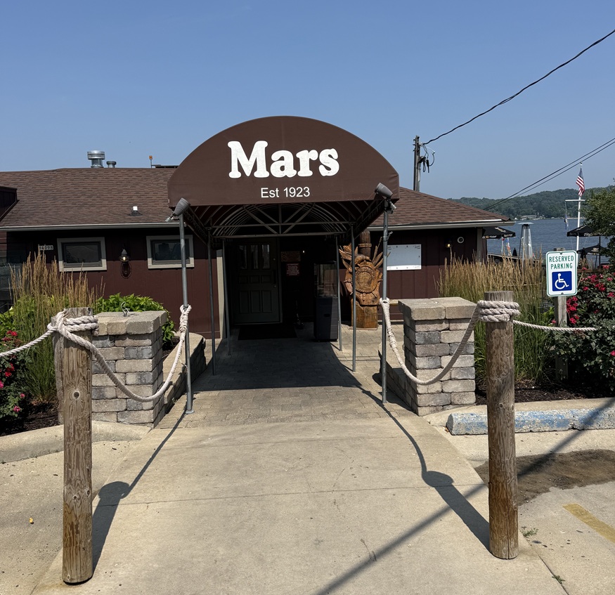 Mars Restaurant Lake Como